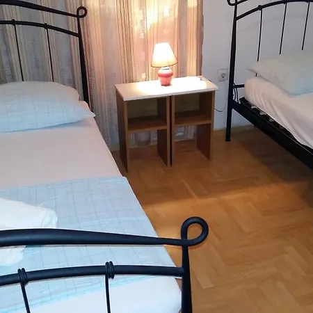 Apartman Rojnica Apartment *